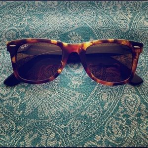 Ray-Ban Brown Tortoise Shell Wayfarer
